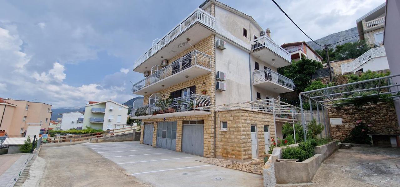 Apartments Duvnjak أوميس المظهر الخارجي الصورة